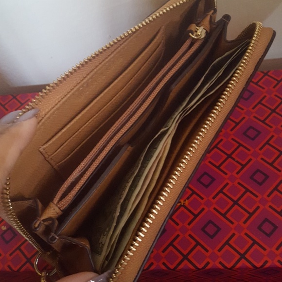 Michael Kors Wristlet - Picture 4 of 4